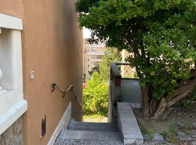 Casetta Bifamiliare Vicino Al Centro