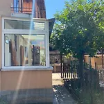 Casetta Bifamiliare Vicino Al Centro